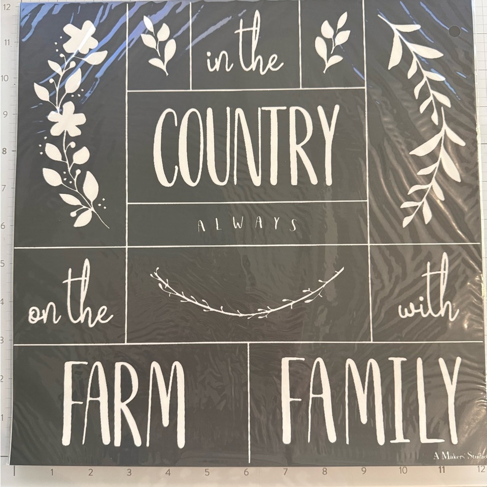 A Maker’s Studio - Stencil - Wreath Trio Country - New